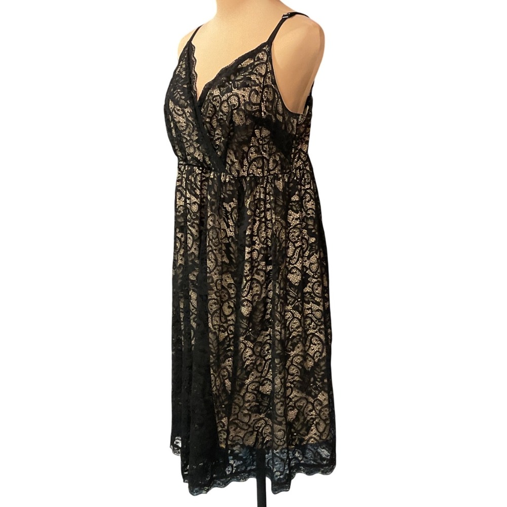 torrid Women's Lace Floral Overlay Nude Underneath Surplice Midi Dress Size 1X - Picture 3 of 9